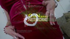 Aged Love: OLDNANNY - Bláznivá sexy zralá Moni divoce se svou hračkou