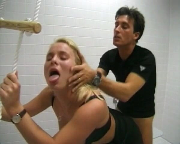 German Homemade: Amateur German Chick Got Smashed in Bathroom on First Date