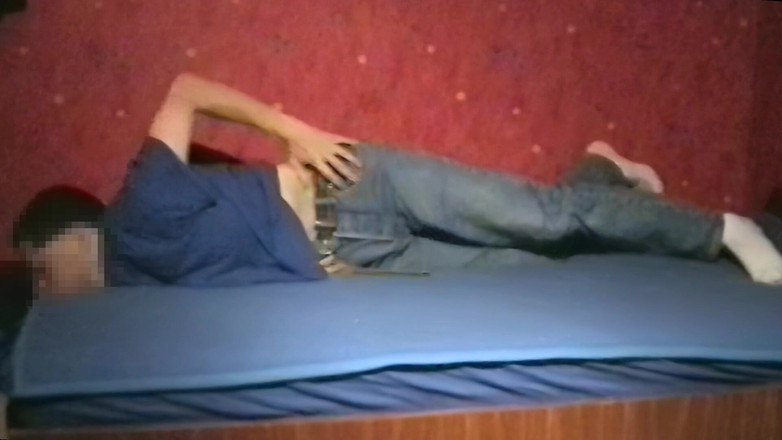 Mark Hannes: Cewek sange ini lagi asik masturbasi sambil bugil di depan...