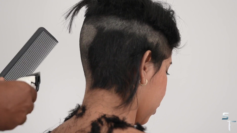 Shave Flix: Dayna