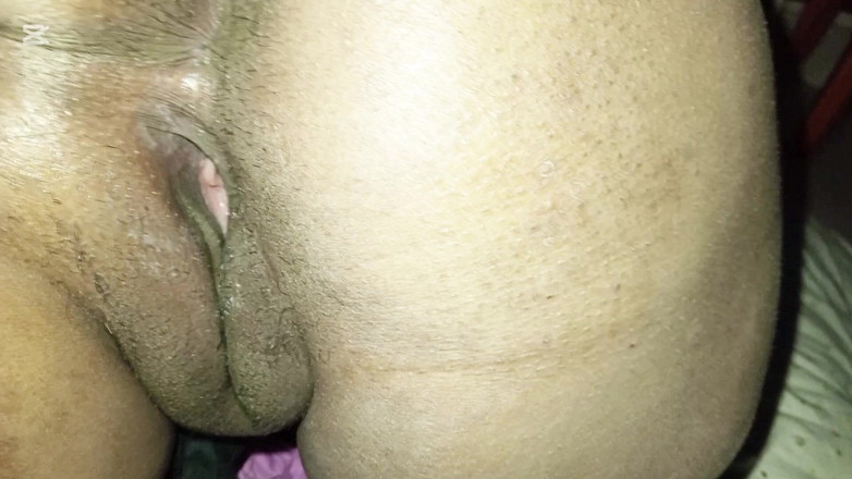 Rayhan0099: Asyalı üniversiteli seksi Gril büyük götünü ekiyor ve ateşli erkek arkadaşını...