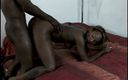 Black Jass: 可爱的裸体女郎在床上被大黑屌操