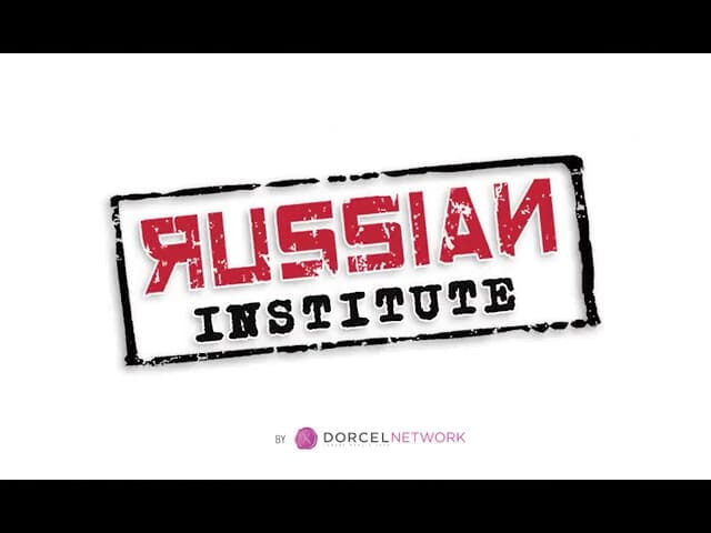 Russian Institute: ジャネット・ペロンは、2人の用務員によって彼女のオフィスでソドム化されました