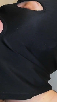 Young Slut Gives Sloppy Close-up Blowjob