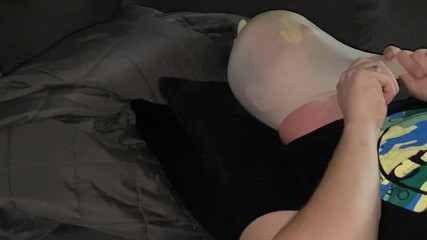 ButHoleDildoLover: My third breathplay - I blow up my latexglove mask