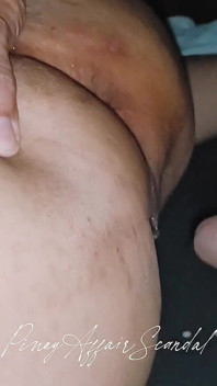 Las enormes tetas y el apretado coño de Filipina se devoran - ¡semen dentro!
