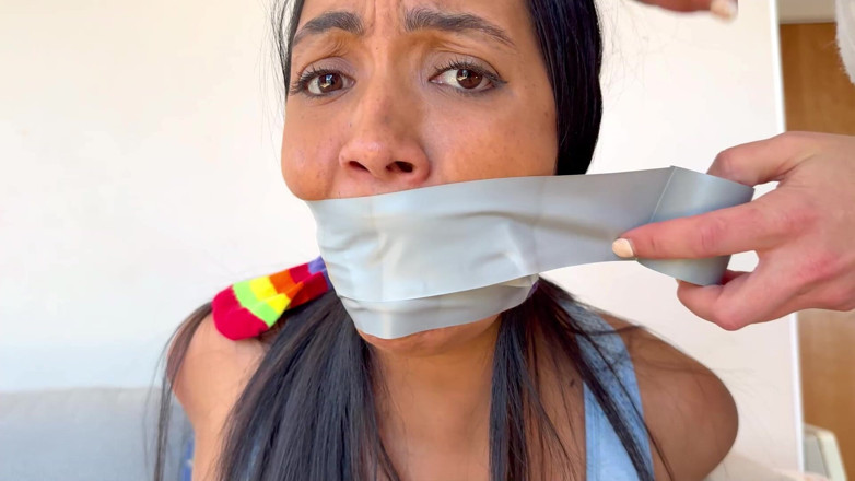 Latina Fetish: Courtney în: Bona legată stânga luptă, Pedeapsă timp de joacă (hd + Bts)