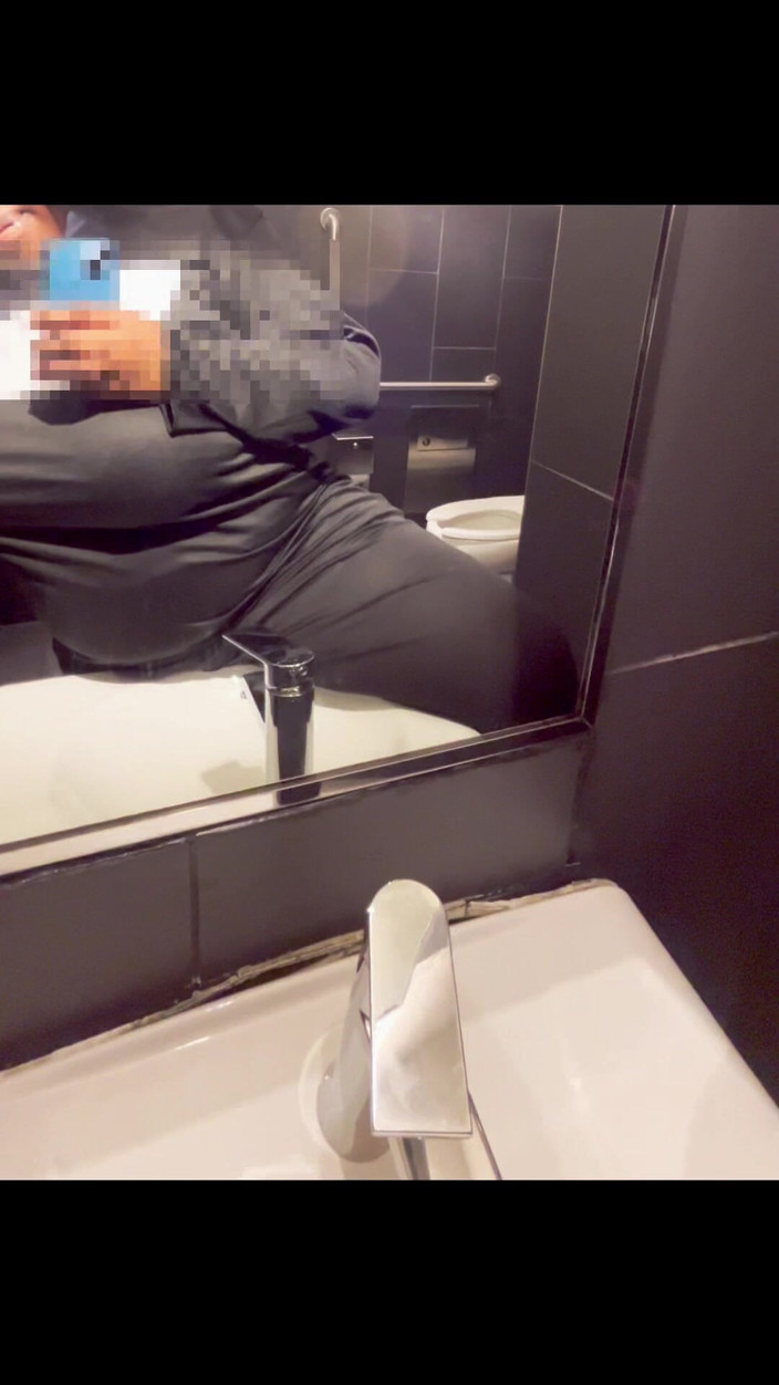Anye Meshell: 这个饥渴的修女犯罪，并成为万圣节的吸血鬼！