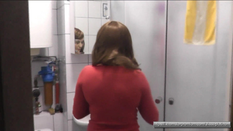 XXX-Platinum: Hemma naken MILf onanerar rakad fitta