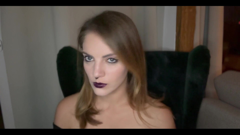 Naughty Natascha: Smoking Hot