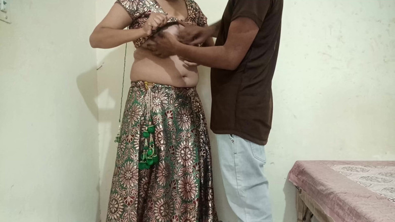 Yourdidipriya: 继妹在准备婚礼和性交时按钮上