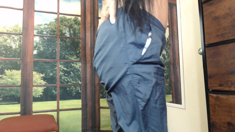 Abby Anna: Nylon wind pants ass stretching