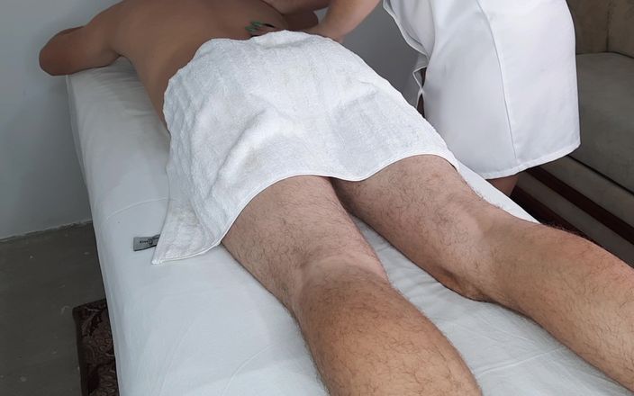 Viktoria_sekret: Pemijat gadis asli disetubuhi oleh orang asing