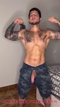 Military Gay Shows How His Weapon Cums