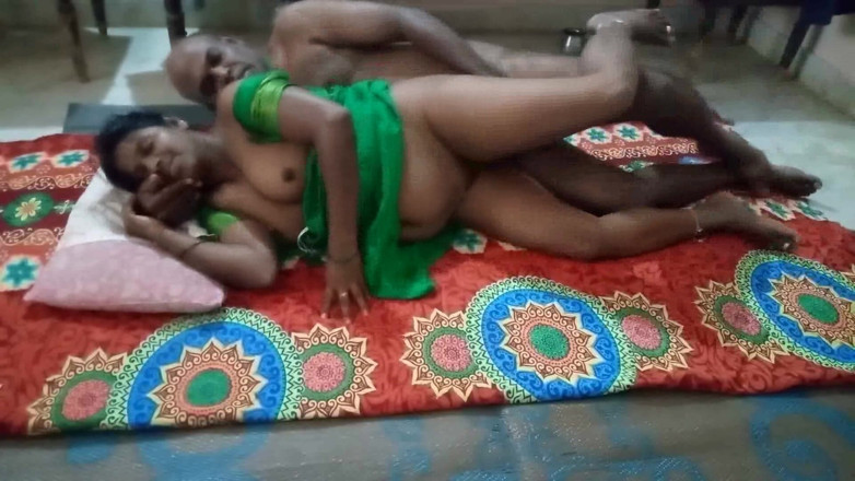 Desi palace: Sexo en sari