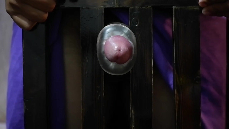 Milky Tata: Non tagliato scopa giocattolo sessuale e sborra sulla sedia.