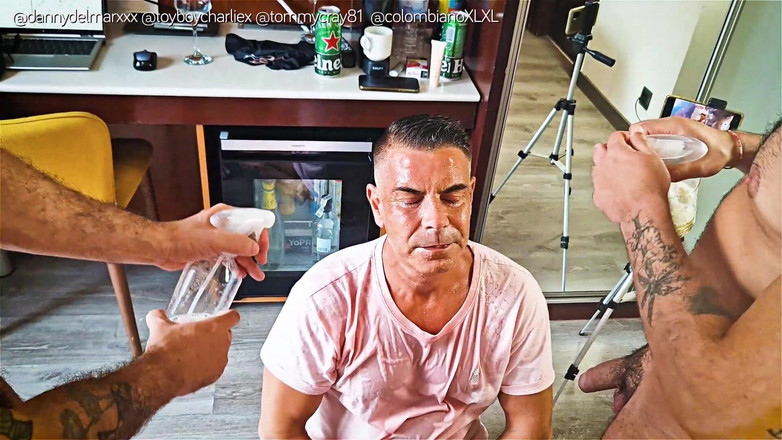 Charlie Ferreira: Follando y meando a un papi italiano