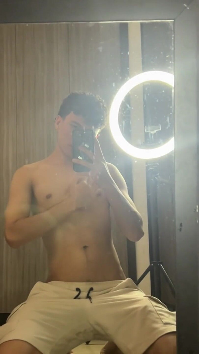 Those Biceps (Mugiito) Those Biceps (Mugiito)
