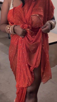Curvy Brown Ass Bhabhi in Saree