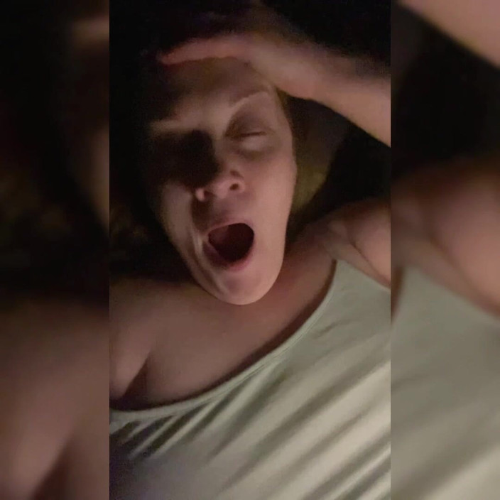 VikkiGeorgia: Yawns