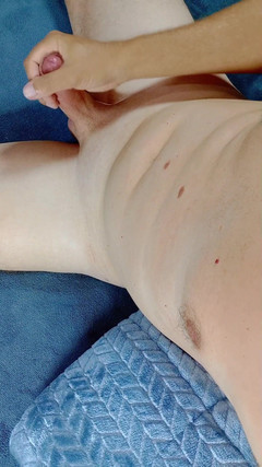 chris_aitrix: 私はオナニーをして、ミルクが全部出るまでオーガズムを長引かせていますChris_aitrix