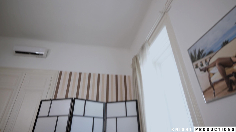 KnightProductions: Nina Heels pieprzy śrubę college'u