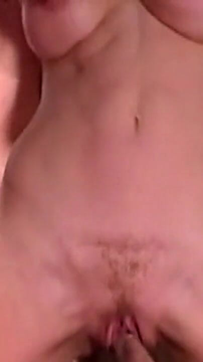 Bangora MILFs: รุ่นแม่น่าเย็ดผมบลอนด์ที่เงี่ยนท่วมโดยควยแข็งหลายครั้ง