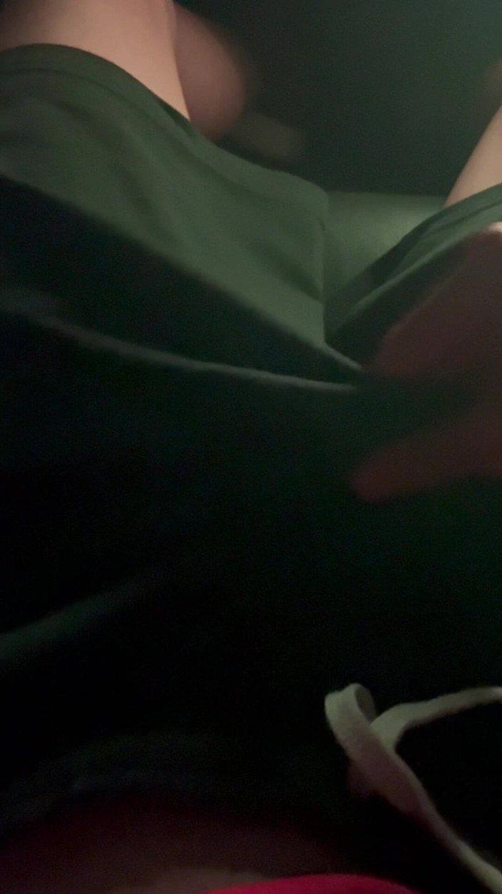 Quan Vietnam 18: Young Boy Jerk and Cum in Car at Public Park...