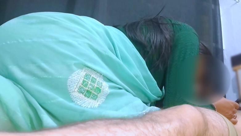 Beatricee: Indiancă bhabhi excitată a spus fute-mă, iubito, te rog,mănâncă-mă drăguț...