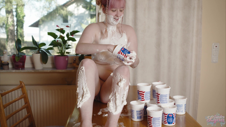 Lyndra Lynn: Sticky fluff