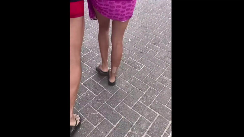 Casada Liberada griffin: Mi esposa hizo una nueva amiga en la playa que...