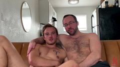 Kinky Bites Gay: 健身房搭讪：新人卢克·哈德森Alex Hawk