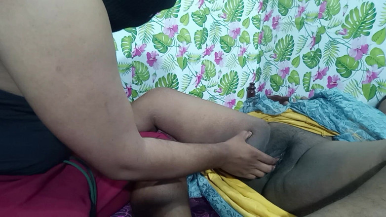 Veni: Femeile căsătorite indiene își vizitează fostul iubit acasă, apoi se fut...