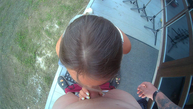 misss_vikki: Son regard s’attarda sur elle