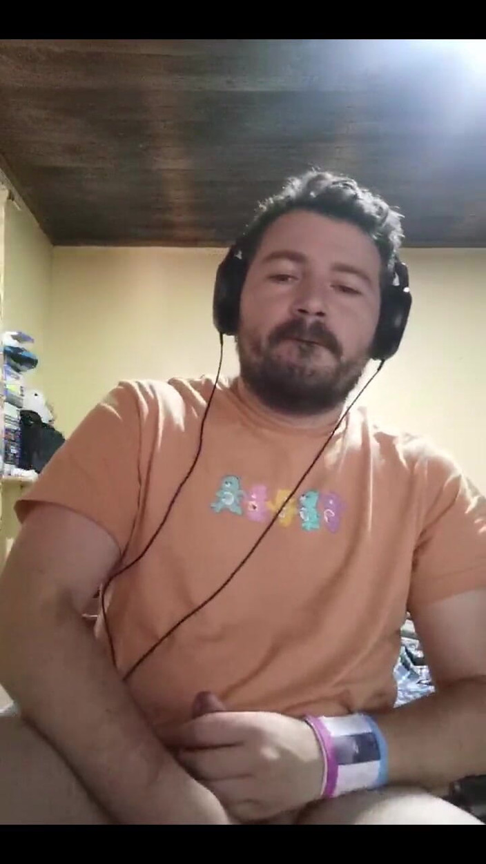 Rokkuman: Batendo minha carne enquanto joga