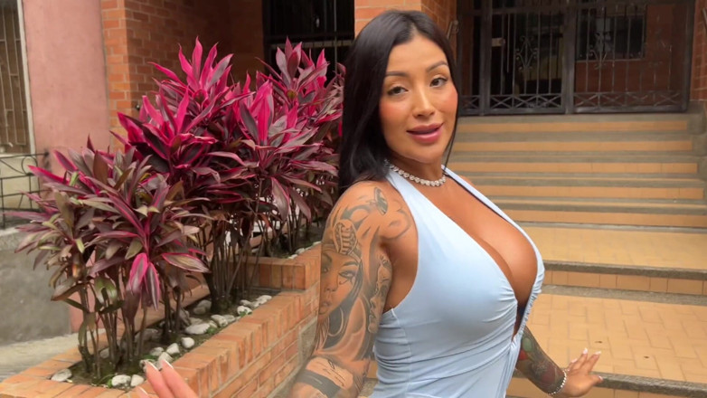 Andres Acosta: Cewek semok latina mariana martix belanja lingerie di toko dan...