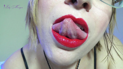 Morrigan Havoc: Lipgloss ve kırmızı ruj