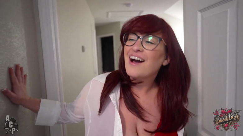 Busty Bexx: Gibby el payaso se folla a su asesor financiero
