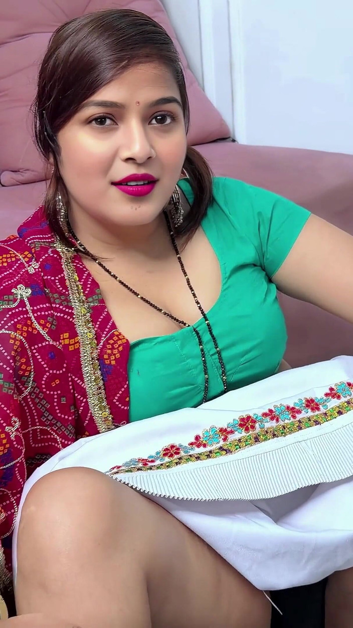 pinki_cute: Desi Village Bhabhi lừa dối chồng. Cô ấy bị ông chủ đụ trong âm...