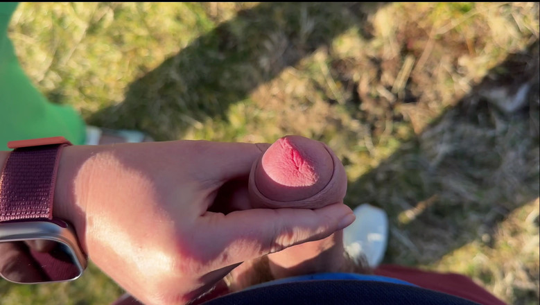 Emma Voyeur: Beccato Ad Accarezzare in Pubblico... Mi Ha Aiutato a Finire