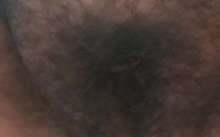 Mommy big hairy pussy: Matura matrigna nuda con la sua deliziosa figa