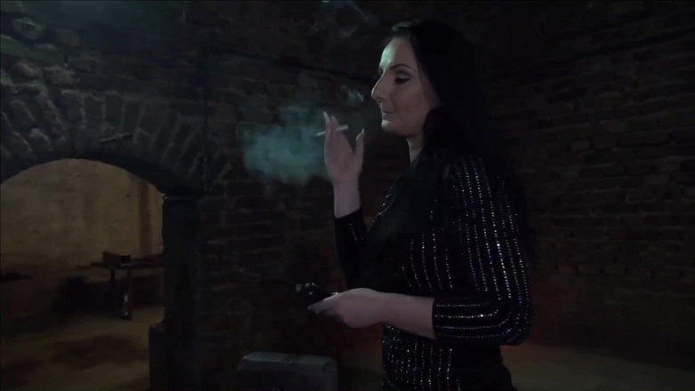 Lady Luciana Di Domizio: 极端 CBT