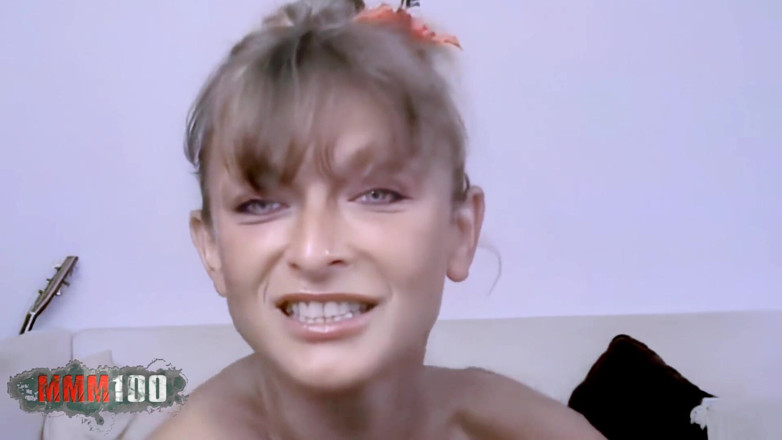 MMM100: Delfynn Delage Pelacur Berseronok di sofa