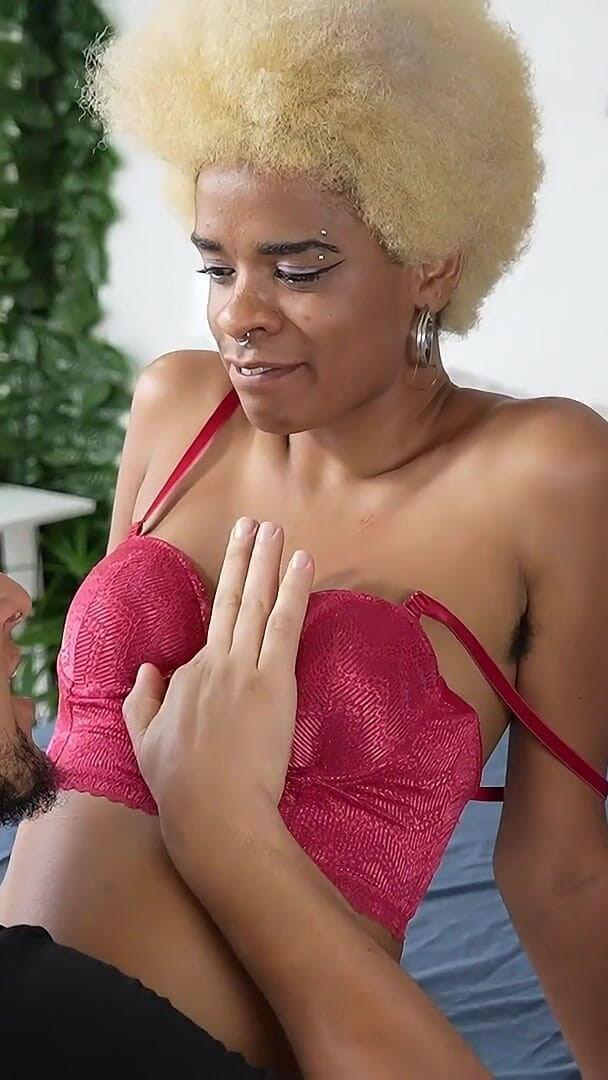 Prazer Naomi: Começamos Com Uma Massagem E Terminamos Inundados.