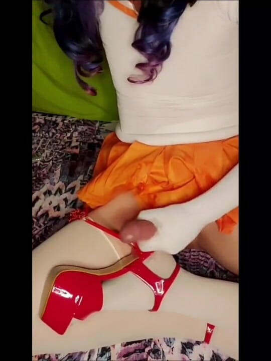 Lizzaali: Venus Moon cosplay éjacule sur mon stilleto