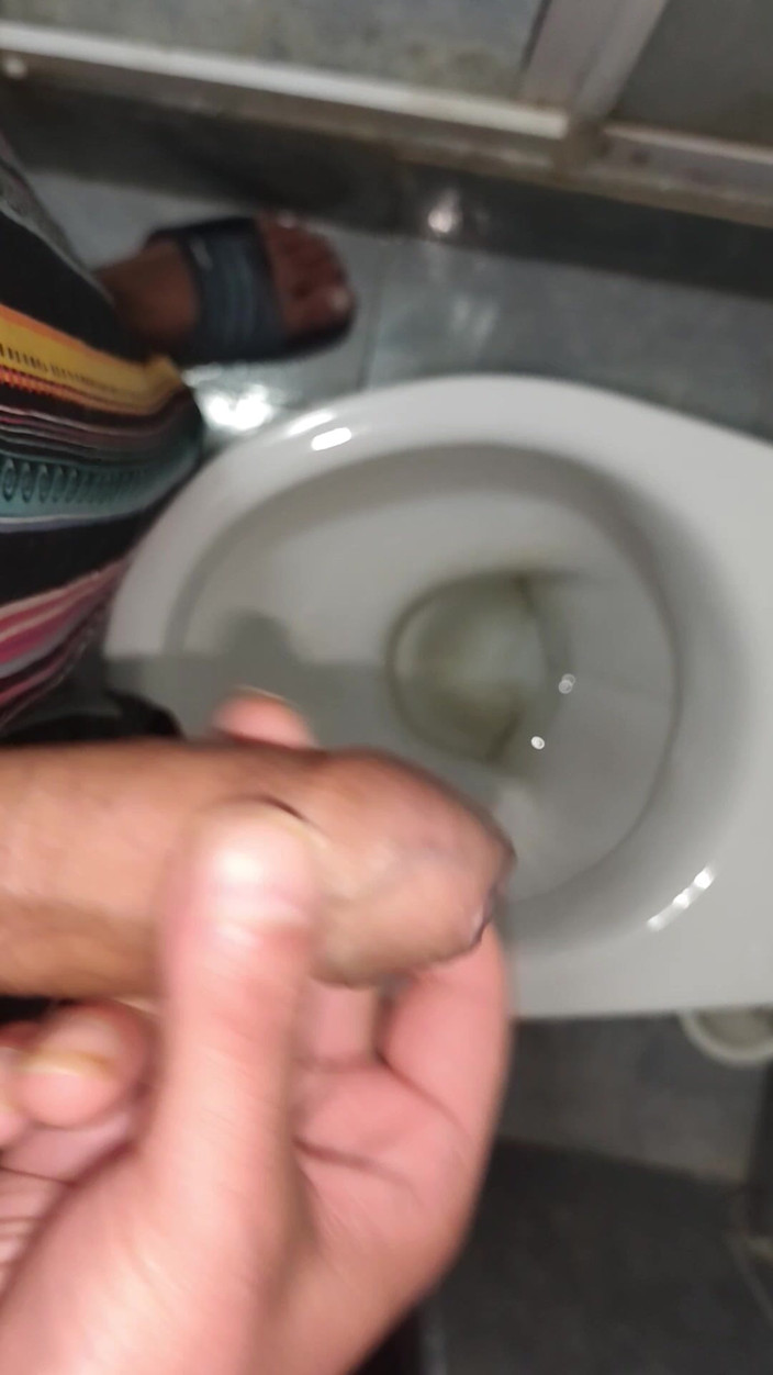 MartyBrady: Beautiful Twink Jerks off in a Toilet
