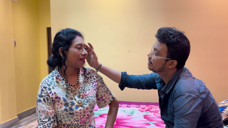 MrsEntertainer: Biwi ko bola apne 老板 ko pussy kamsutra ras pilane kaliye...
