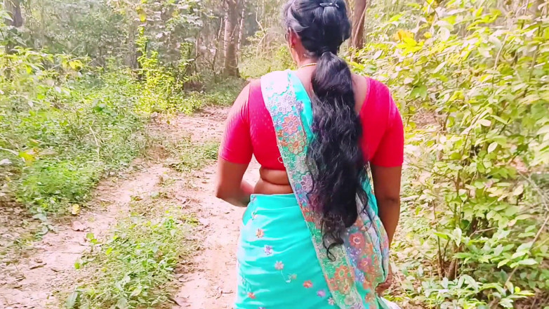 Telugu honey lips: Индийский секс на открытом воздухе. Грязные разговоры на телугу.