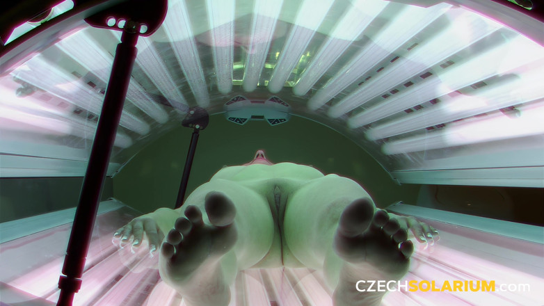 Czech Solarium: Solarium Ceco 10: figa rasata nel solarium, nessun fottuta vergogna