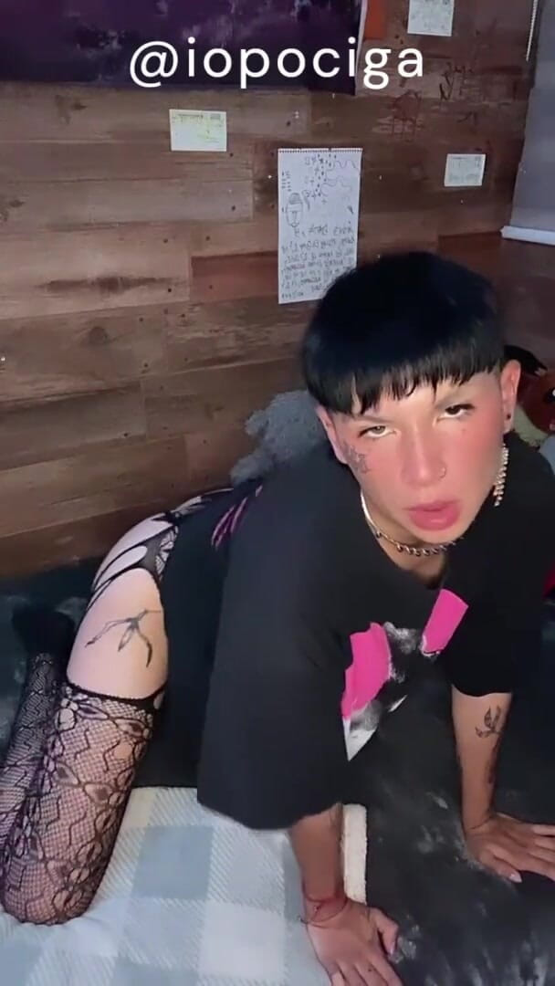 Just Being Pretty for Daddy in Webcam (Flumenar)